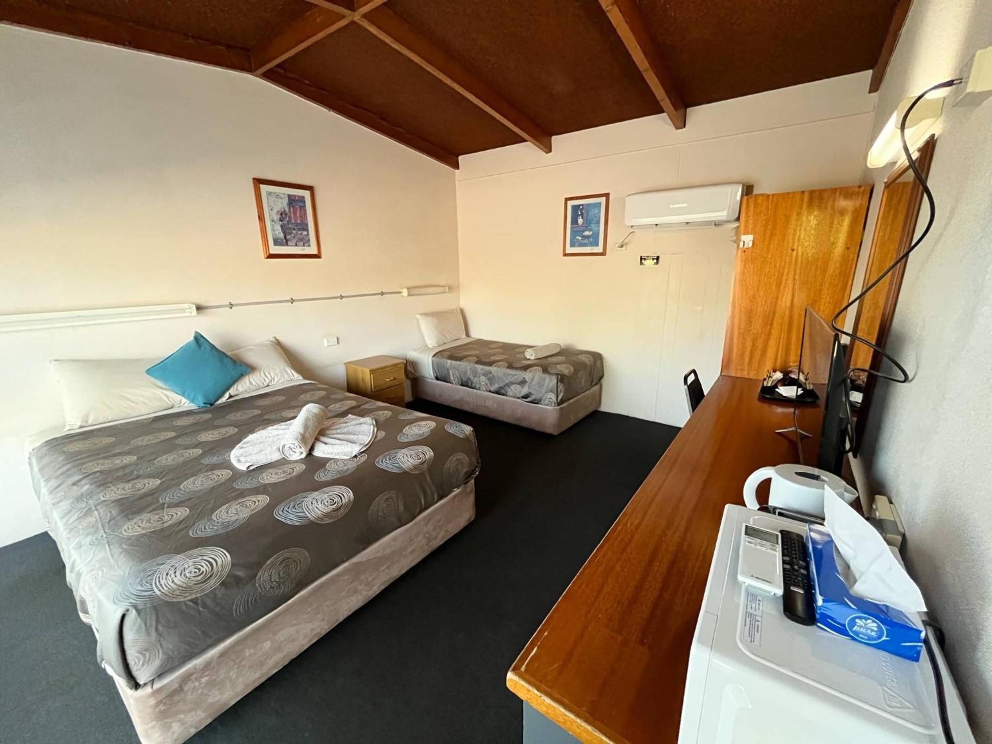 Copper City Motel Кобар Экстерьер фото